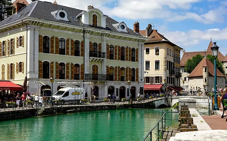 Taxi à Annecy, Thônes, La Clusaz, Le Grand-Bornand