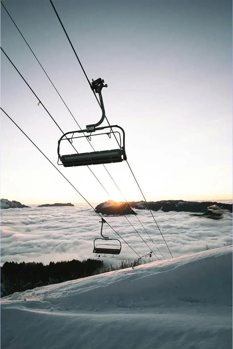 Navette Taxi Le Grand-Bornand - Capdeville Taxi basé à thônes , service local de qualité, 24h/24 et 7j/7. Réservation en ligne - Devis gratuit